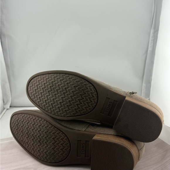 Toms Tan Ankle Booties with Suede Finish - Picture 4 of 5